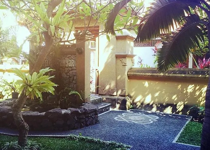 Gianyar 3*